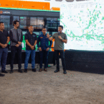 Samuel García arranca operaciones de la Ruta 172 Cometas con 30 nuevos camiones en Nuevo León