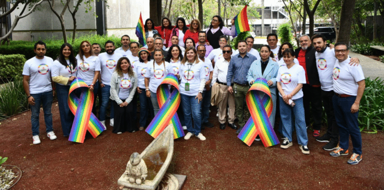 Pemex se suma a la Marcha del Orgullo LGBTTTIQA+ en la Ciudad de México con un mensaje de libertad e inclusión
