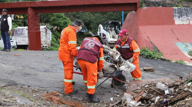 Álvaro Obregón refuerza acciones para proteger a la comunidad tras lluvias y exhorta a no tirar basura en la vía pública