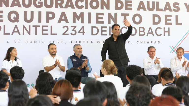 Eduardo Ramírez inaugura nuevas aulas y entrega equipamiento en el Cobach 234