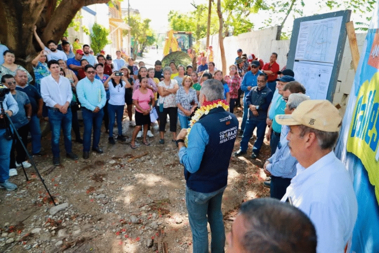 Siguen llegando más Calles Felices a colonias de Tuxtla; ahora en San Pedro Progresivo: Ángel Torres