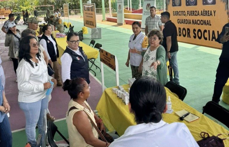 Personal de la Defensa brinda servicios gratuitos en Tianguis del Bienestar en Acapulco