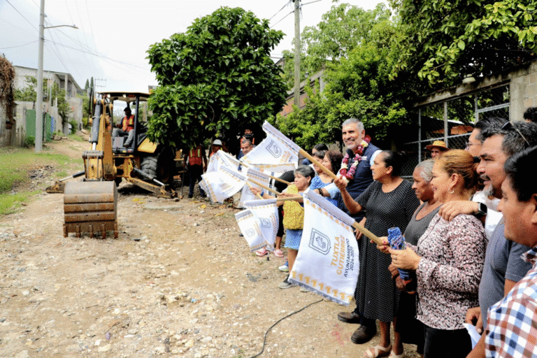 Calles Felices llega a la colonia 6 de Junio en Tuxtla Gutiérrez