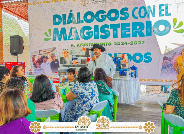 Gobierno de Izúcar de Matamoros fortalece lazos con docentes a través del diálogo educativo
