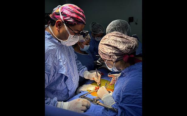 IMSS realiza exitoso trasplante de riñón de padre a hijo como parte de la estrategia Código Vida
