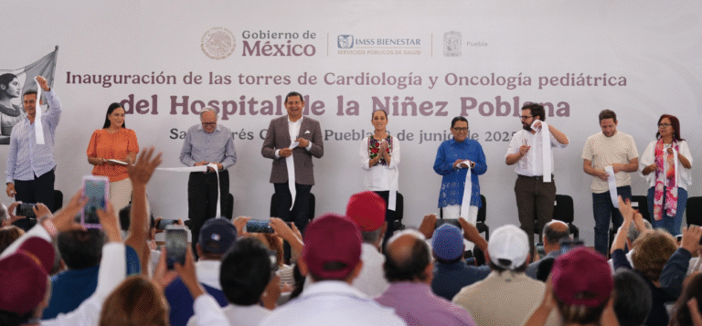 Claudia Sheinbaum inaugura torres médicas en Puebla para atender a niñas y niños con cáncer y enfermedades cardíacas