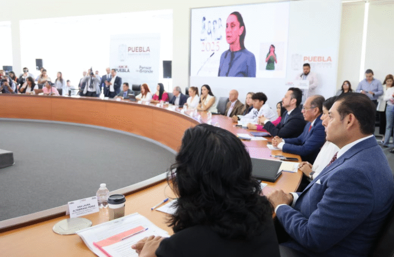 Puebla respalda postura de Sheinbaum y enviará abogados a EE.UU. para defender a migrantes