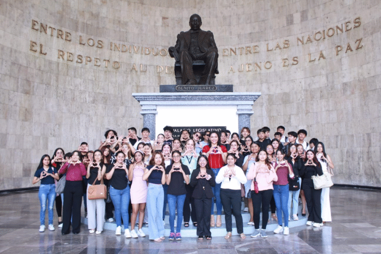 Jóvenes universitarios conocen el trabajo legislativo en el Congreso del Estado de Chiapas