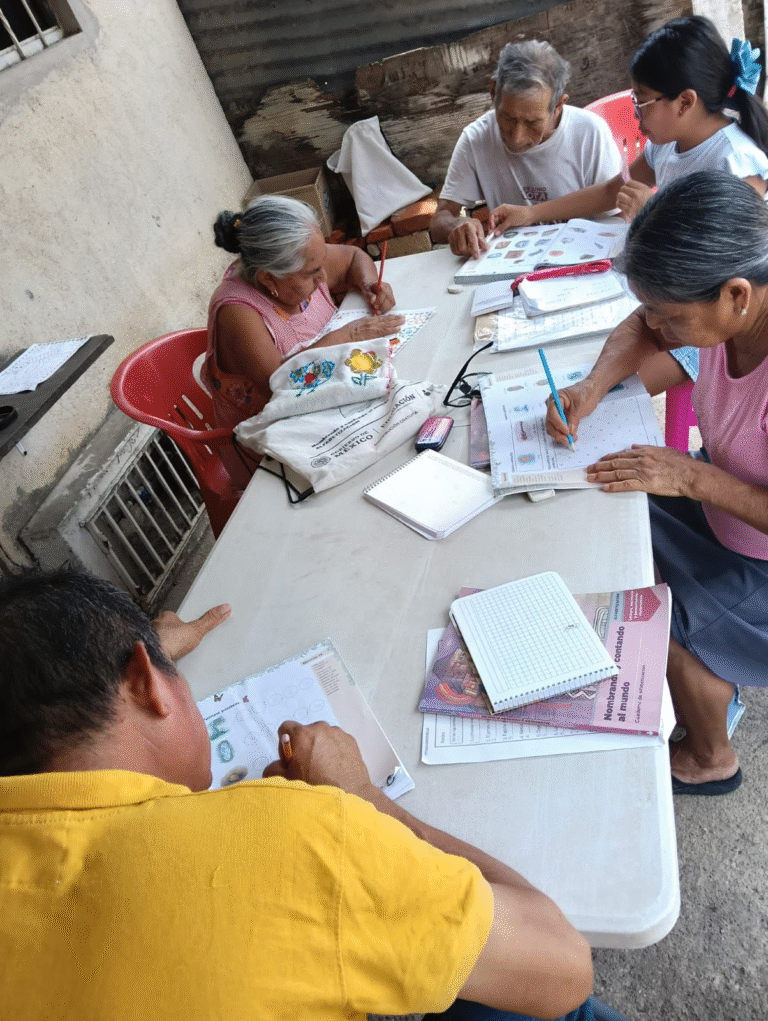 Berriozábal fortalece el programa de alfabetización “Chiapas Puede” con participación comunitaria