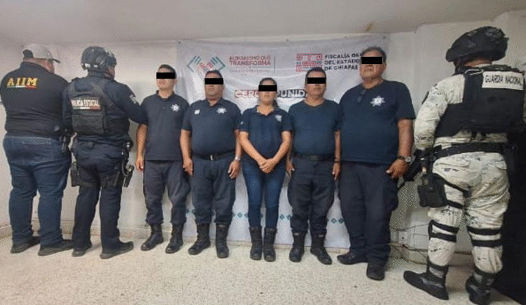 FGE, SSP y GN detienen a 5 policías municipales como presuntos responsables de homicidio, ejercicio ilegal y abandono de funciones públicas