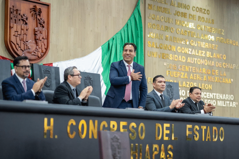 Unach recibe el título de “Benemérita” por su legado educativo en Chiapas