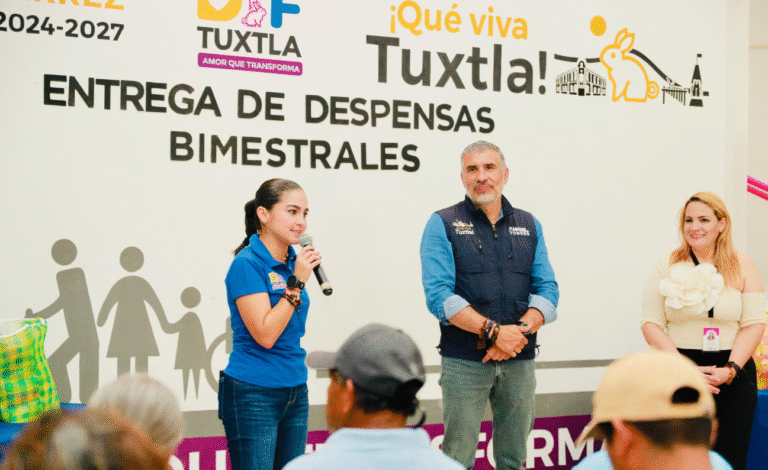 DIF Tuxtla entrega apoyos alimentarios a adultos mayores y personas con discapacidad