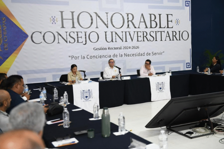 UNACH otorgará Doctorado Honoris Causa a Javier Espinoza Mandujano y Carlos Navarrete Cáceres