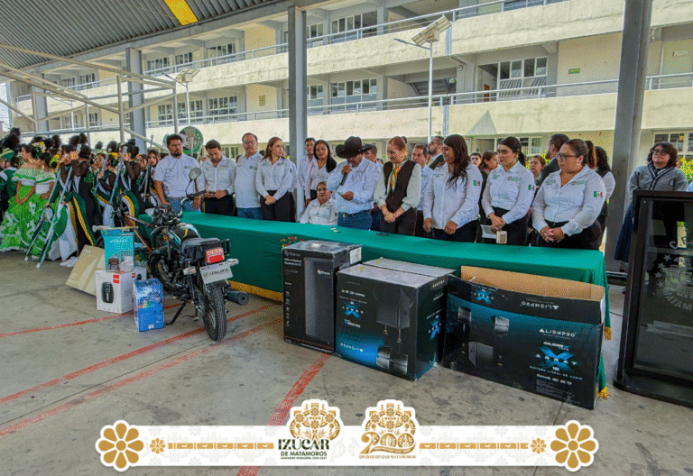 Izúcar de Matamoros fortalece el arte estudiantil con entrega de apoyo a banda escolar