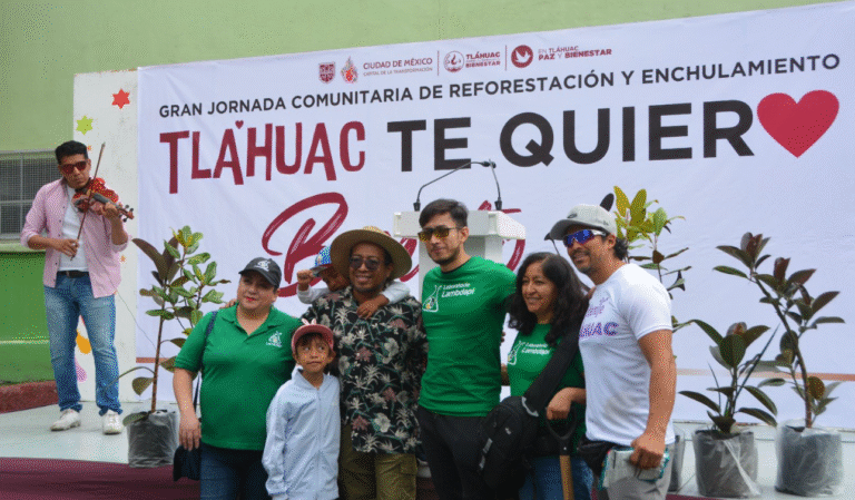 Tláhuac impulsa jornada comunitaria de reforestación en su principal andador