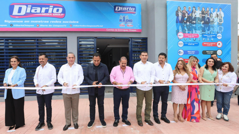 Eduardo Ramírez asiste a la inauguración de Diario TV Multimedia en Comitán