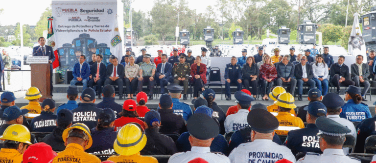 Armenta refuerza la seguridad en Puebla con entrega de patrullas y torres de vigilancia