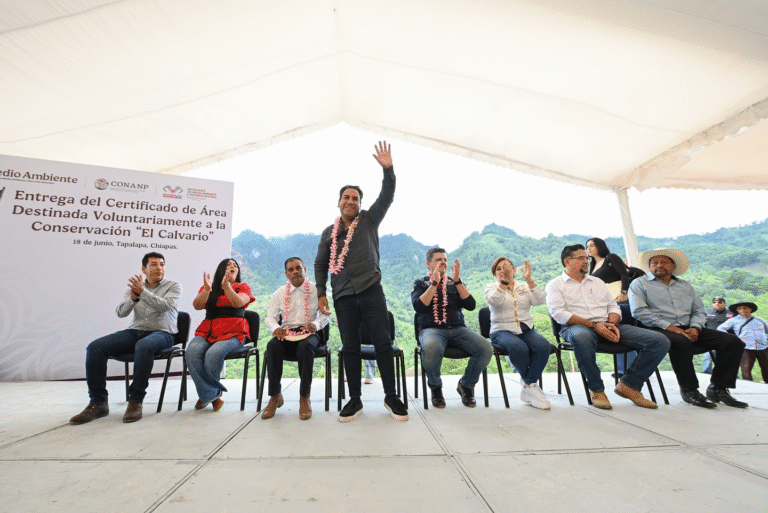 En Tapalapa, Eduardo Ramírez entrega certificación de área natural protegida a El Calvario