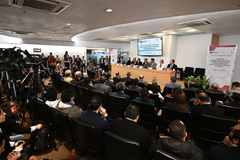 Diputadas y diputados de Morena firman Acuerdo Nacional por la Transparencia en universidades públicas