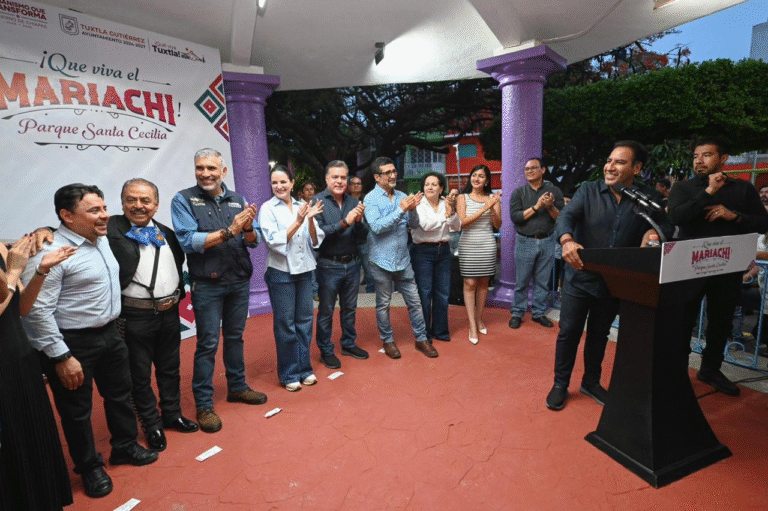 ¡Que viva el mariachi!: Eduardo Ramírez visita el Parque Santa Cecilia