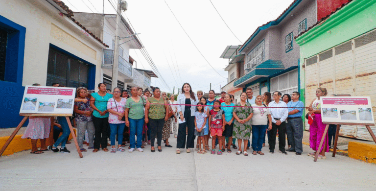 Valeria Rosales inaugura nueva avenida pavimentada en el barrio Matzumón