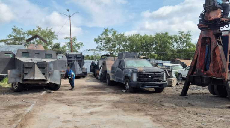 FGR destruye 15 vehículos blindados de uso criminal en Tamaulipas