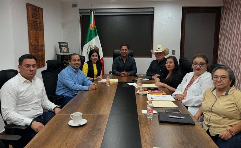 Eduardo Ramírez acuerda fortalecer servicios del ISSTECH para garantizar atención de calidad