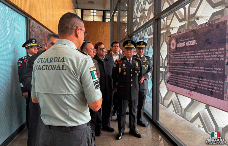 Guardia Nacional inaugura exposición fotográfica por su 6.º aniversario en la Cámara de Diputados