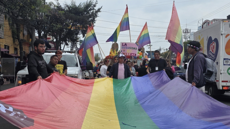 Álvaro Obregón celebra con orgullo su Primera Marcha de la Diversidad