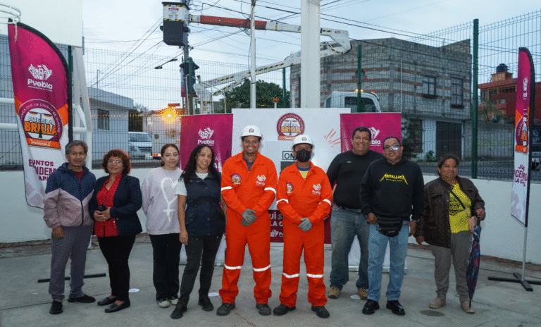 Moderniza Pepe Chedraui alumbrado público en Tres Cruces con luminarias LED