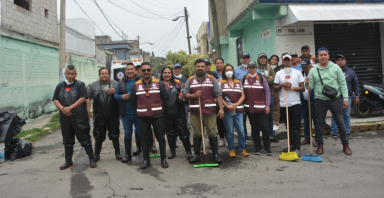 Implementa Tláhuac operativo de limpieza en Quiahuatla tras lluvias