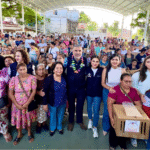 Ángel Torres impulsa la economía familiar con entrega de aves en Altos del Norte