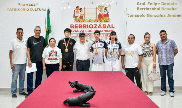 Jorge Acero reconoce a jóvenes de Berriozábal que representarán al municipio en la Olimpiada Nacional de Taekwondo 2025