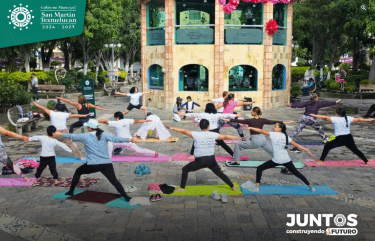 San Martín Texmelucan promueve la salud con exitosa Macro Activación de Yoga Familiar