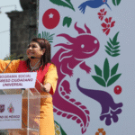 Clara Brugada entrega 25 mil nuevos apoyos del Ingreso Ciudadano Universal y roza meta de 2025