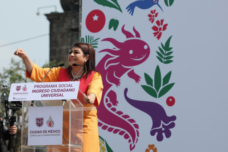 Clara Brugada entrega 25 mil nuevos apoyos del Ingreso Ciudadano Universal y roza meta de 2025
