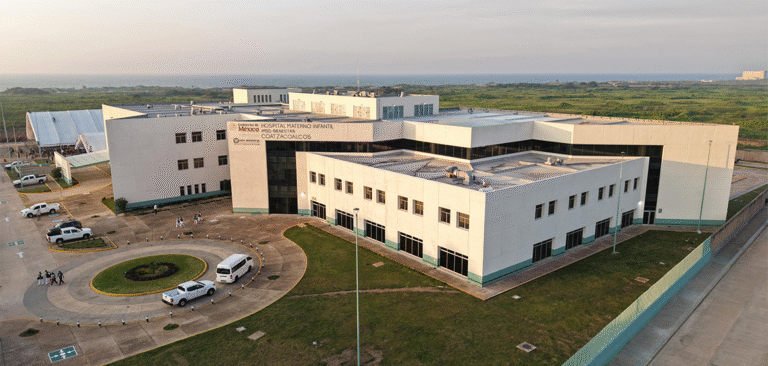 Presidenta Sheinbaum autoriza casi 3 mil mdp para fortalecer infraestructura hospitalaria en Veracruz