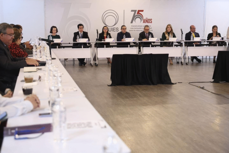 Rector de la UNACH asume presidencia nacional de educación continua y a distancia