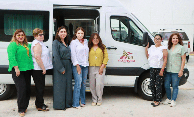 Valeria Rosales fortalece al DIF Villaflores con entrega de transporte para atención médica