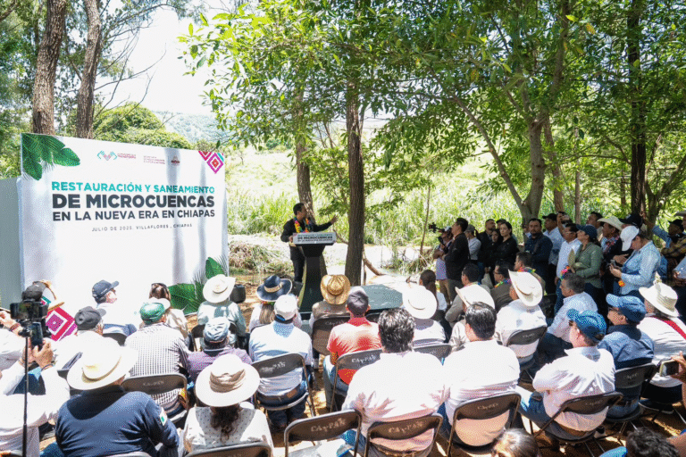 En Villaflores, Eduardo Ramírez impulsa restauración y saneamiento de microcuencas