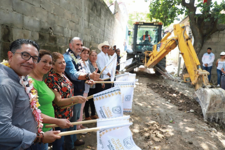 Inicia Ángel Torres una calle más en Cerro Hueco, como parte del Programa Calles Felices