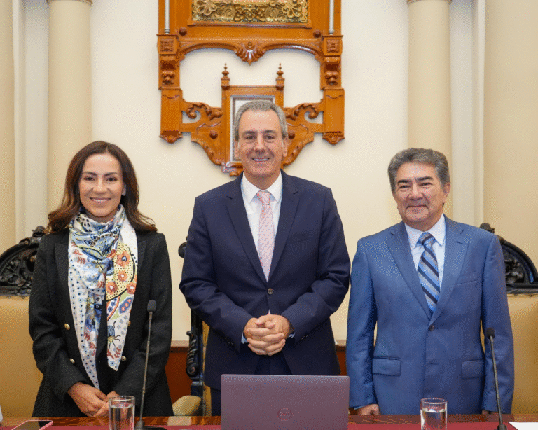 Cabildo de Puebla aprueba reformas clave y convoca a renovar Mesas Directivas vecinales