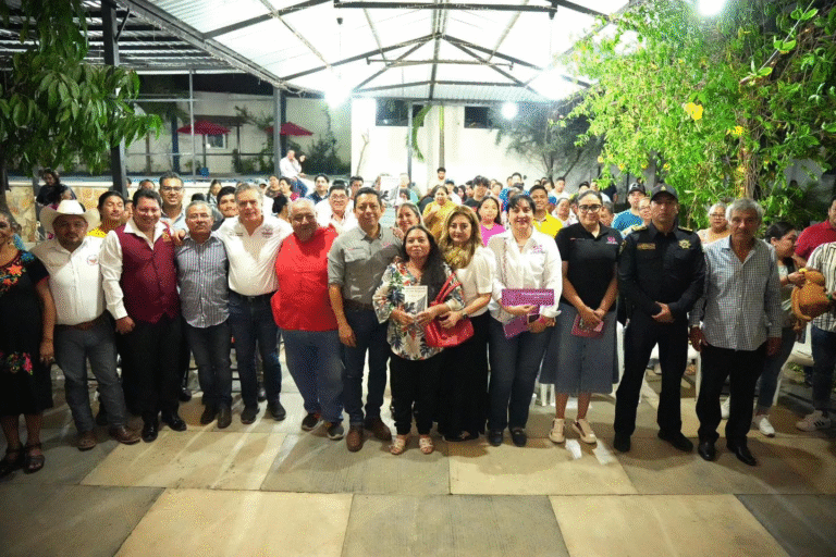 Escucha Jorge Llaven a familias de El Jobo