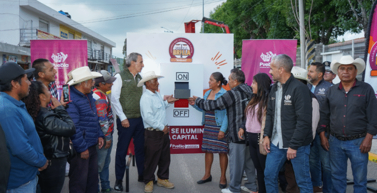 Puebla Brilla renueva alumbrado público en San Andrés Azumiatla y avanza en seis juntas auxiliares