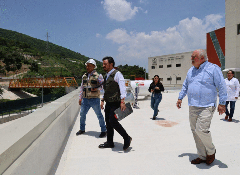 Supervisa Zoé Robledo avances del Hospital General “14 de Septiembre” en Tuxtla Gutiérrez