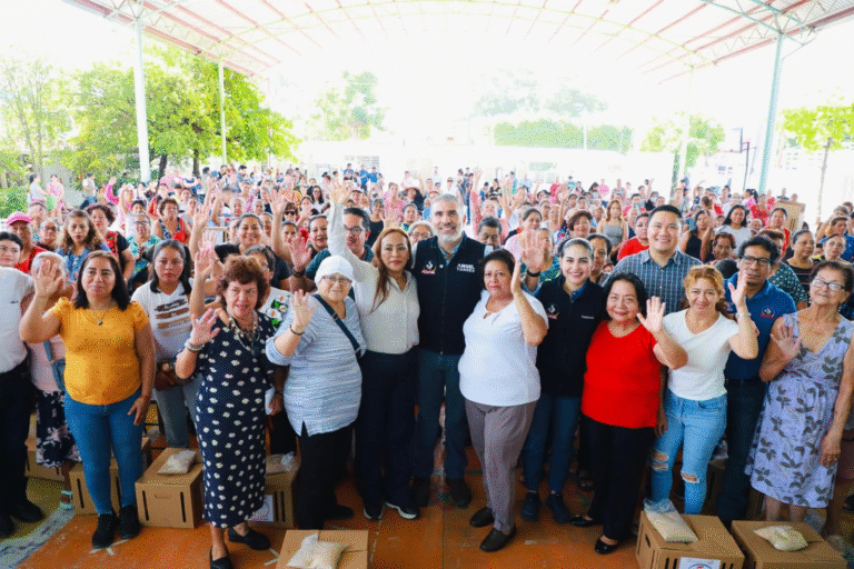 Ángel Torres impulsa alimentación familiar con el “Pollotón” en la Bienestar Social y Paulino Aguilar