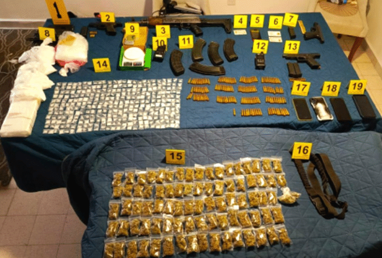 FGR logra vinculación a proceso de 12 detenidos por posesión de armas y drogas en Querétaro