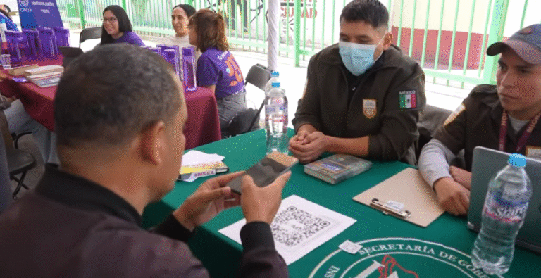 INM brinda atención integral a migrantes en feria de servicios en la CDMX