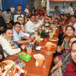 Eduardo Ramírez entrega constancia de regularización de claves catastrales en el Mercado de los Ancianos