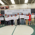 Texmelucan entrega 250 calentadores solares para más de mil familias